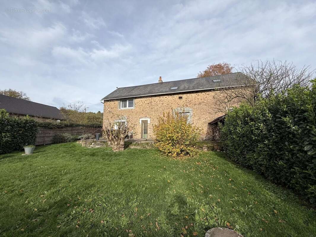 Maison à MONTIGNY-EN-MORVAN