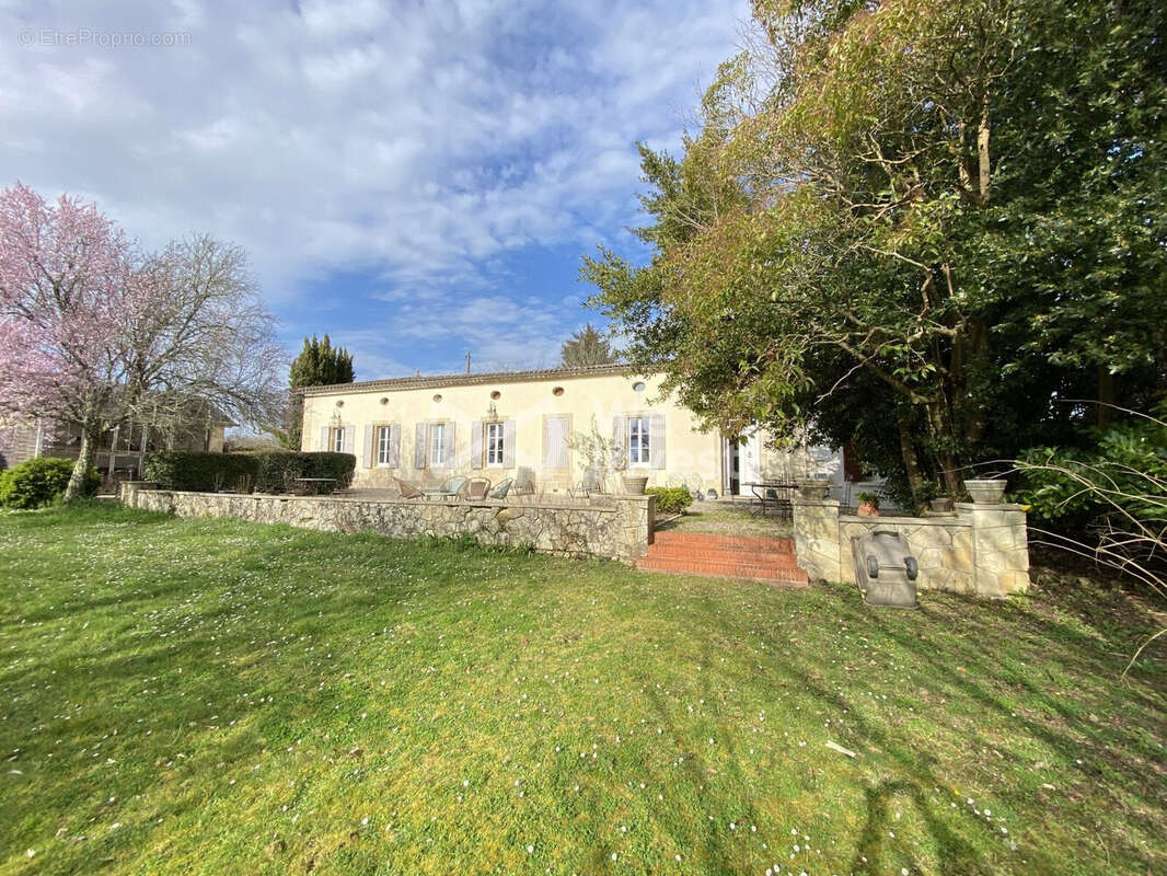 Maison à BAYON-SUR-GIRONDE