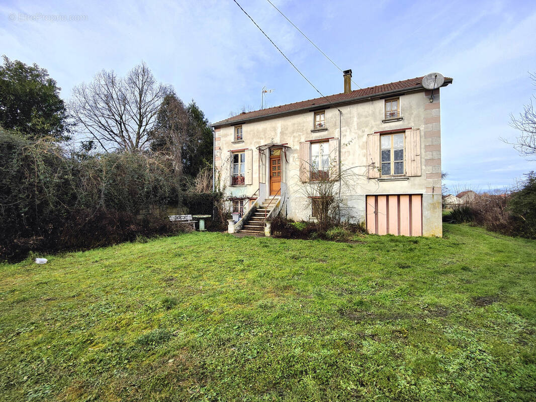 Maison à BRIENON-SUR-ARMANCON