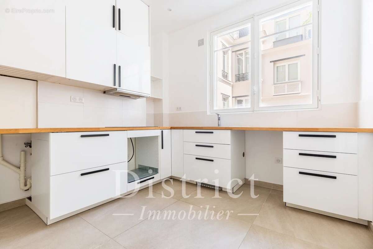 Appartement à PARIS-8E
