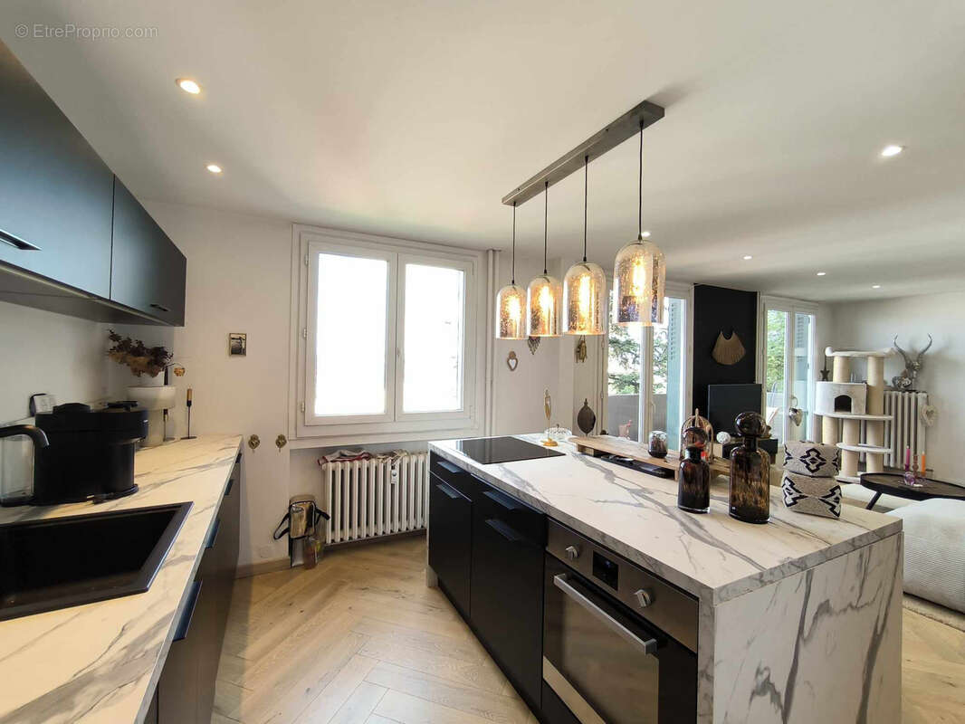 Appartement à SAINT-ETIENNE