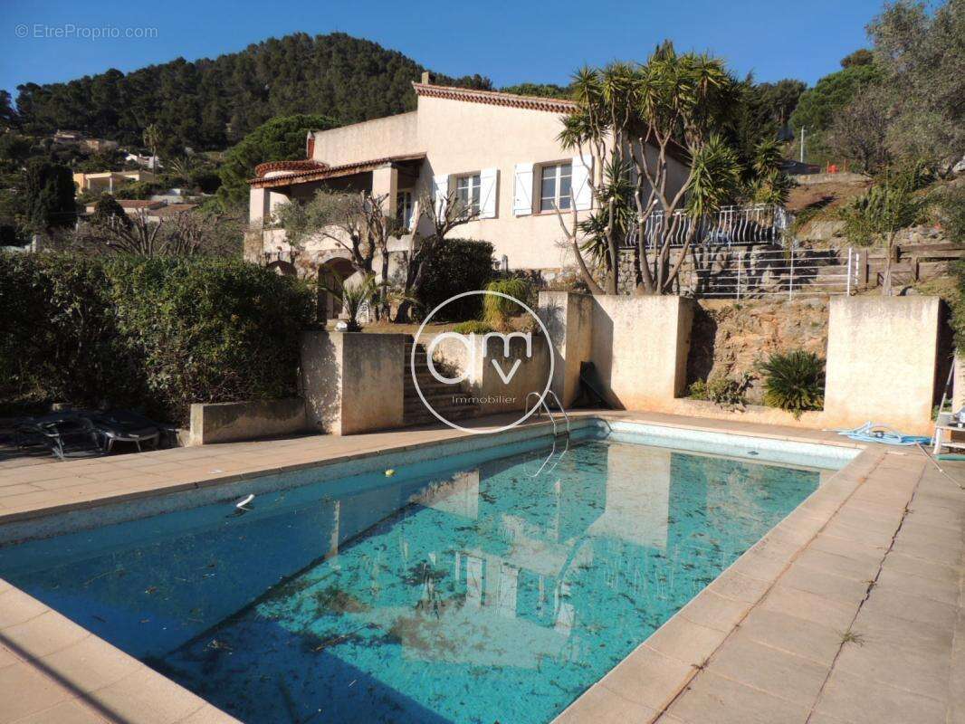 Maison à CARQUEIRANNE