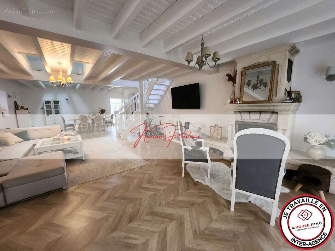 Maison à AMBARES-ET-LAGRAVE