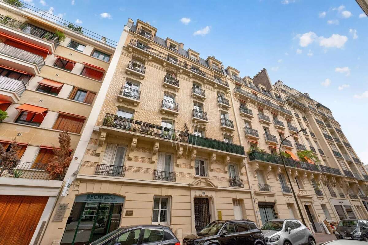 Appartement à LEVALLOIS-PERRET