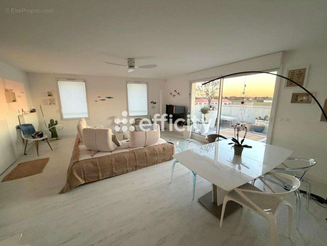 Appartement à MAUGUIO