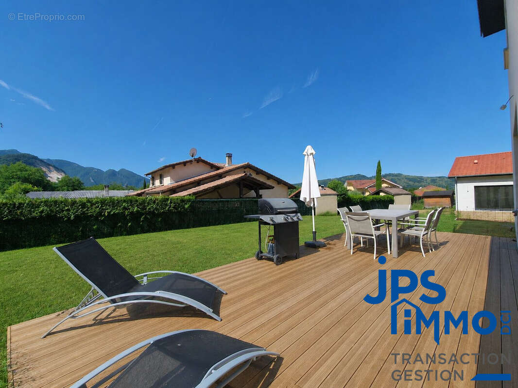 Maison 100 m² à La Riviere  - photo 4