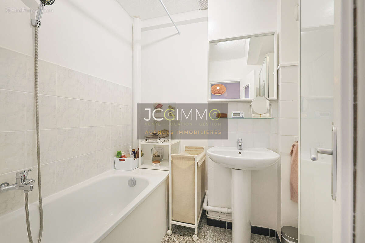 Appartement à CUERS