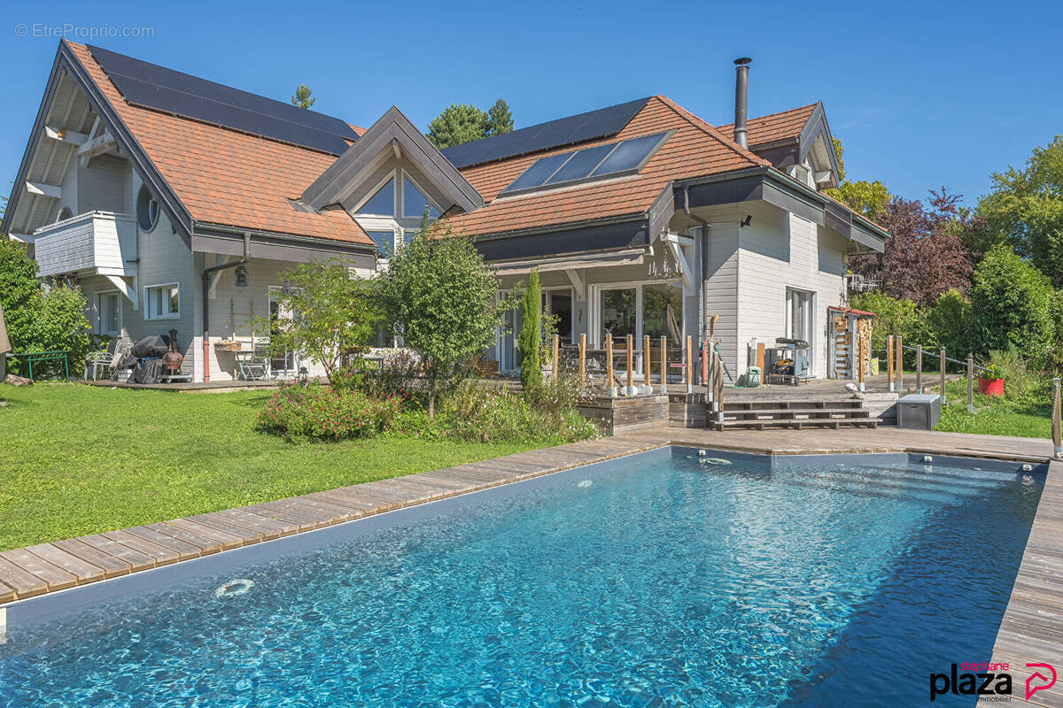 Maison à PREVESSIN-MOENS