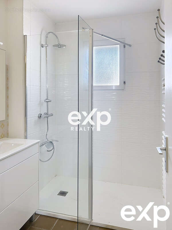 Salle d'eau  - Maison à LES SABLES-D'OLONNE