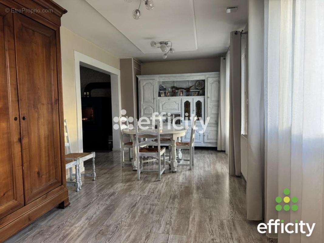 Maison à VERT-EN-DROUAIS