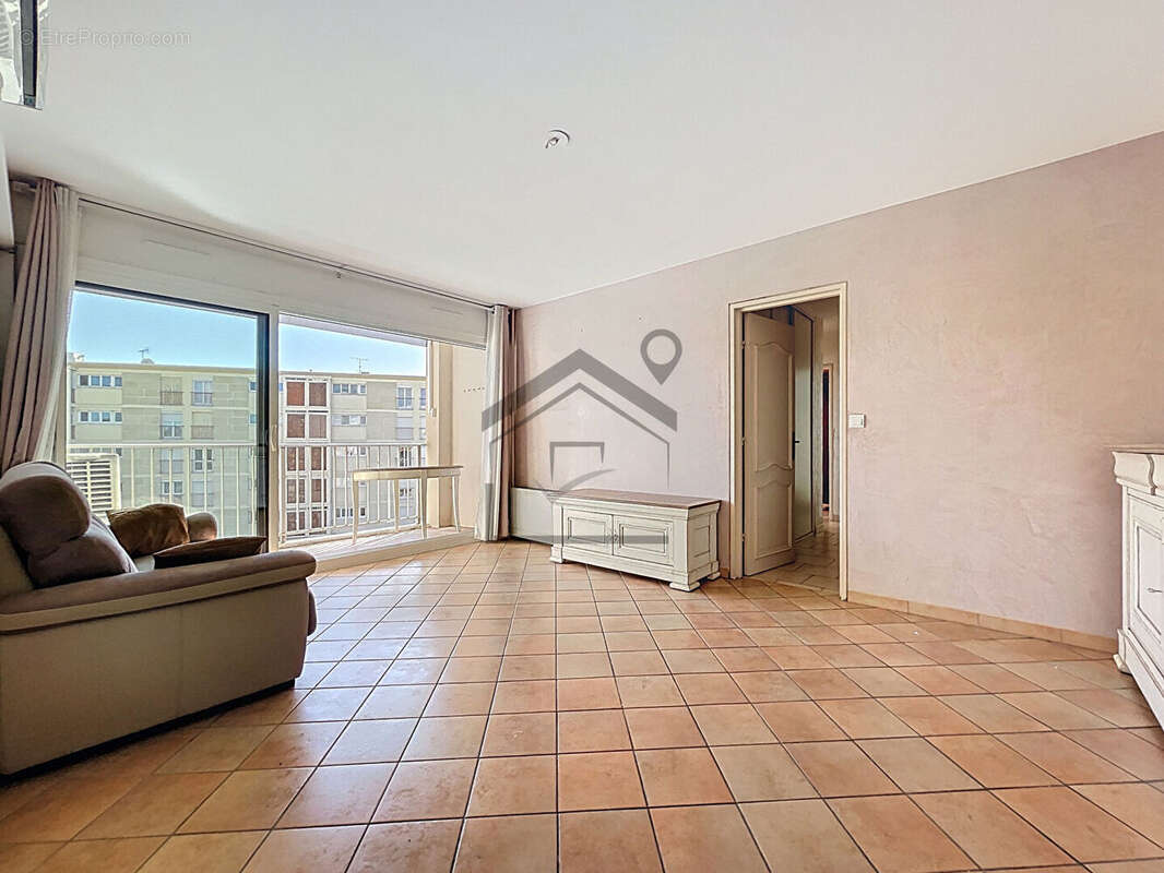 Appartement à ROGNAC