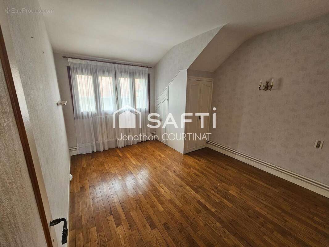 Maison 80 m² à Magnet  - photo 4