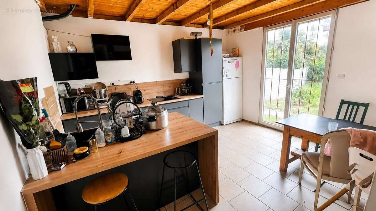 Maison à PUJOLS