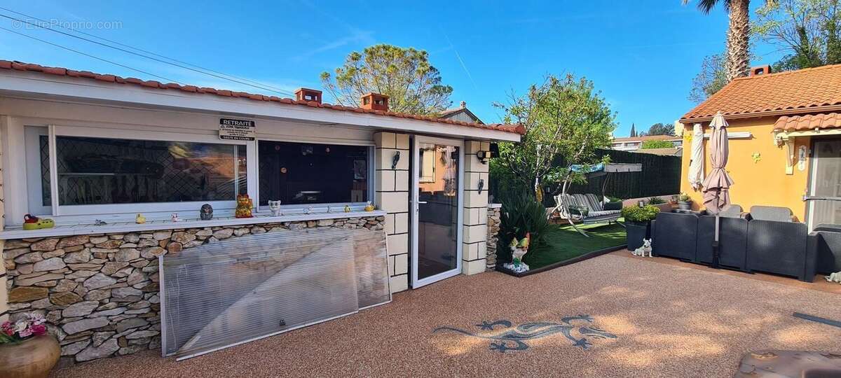 AUBAGNE-MAISON T5 A VENDRE-4 CHAMBRES-550M² DE TERRAIN-PROCHES - Maison à AUBAGNE