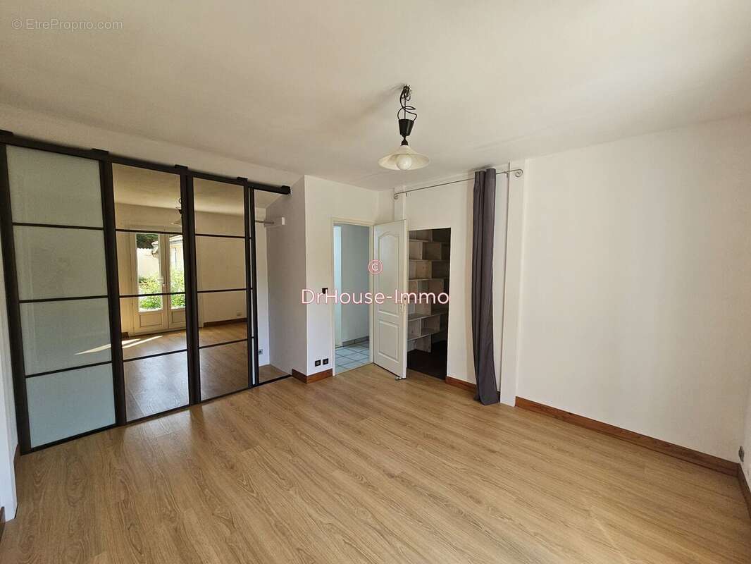 Maison à SAINT-GENES-DE-BLAYE