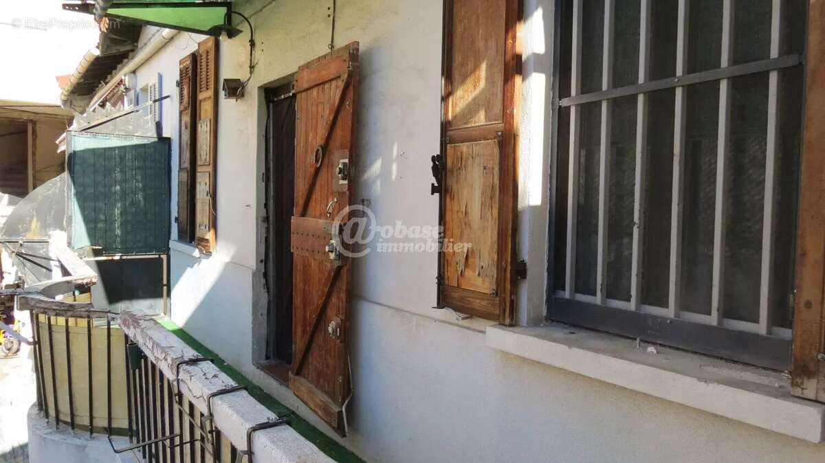 Appartement à MARSEILLE-5E