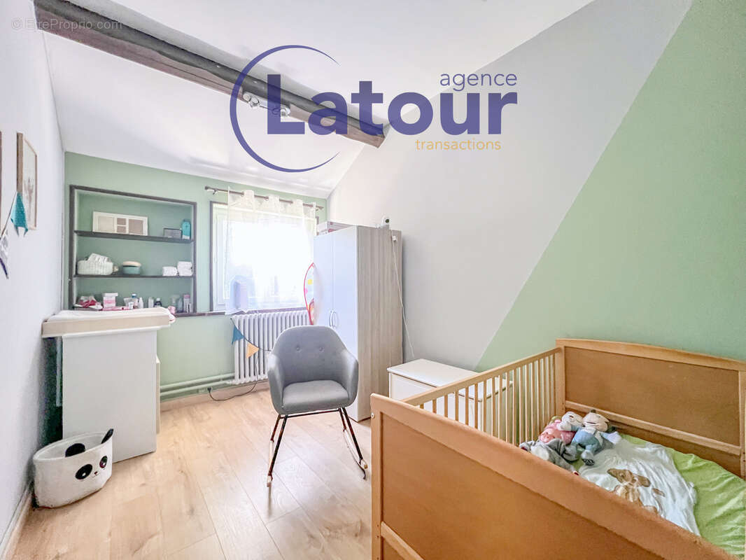 Maison familiale avec grand terrain  situee a bazainville - photo 8