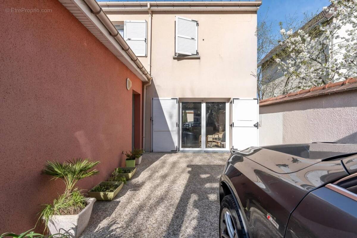 Maison à CHAMPIGNY-SUR-MARNE