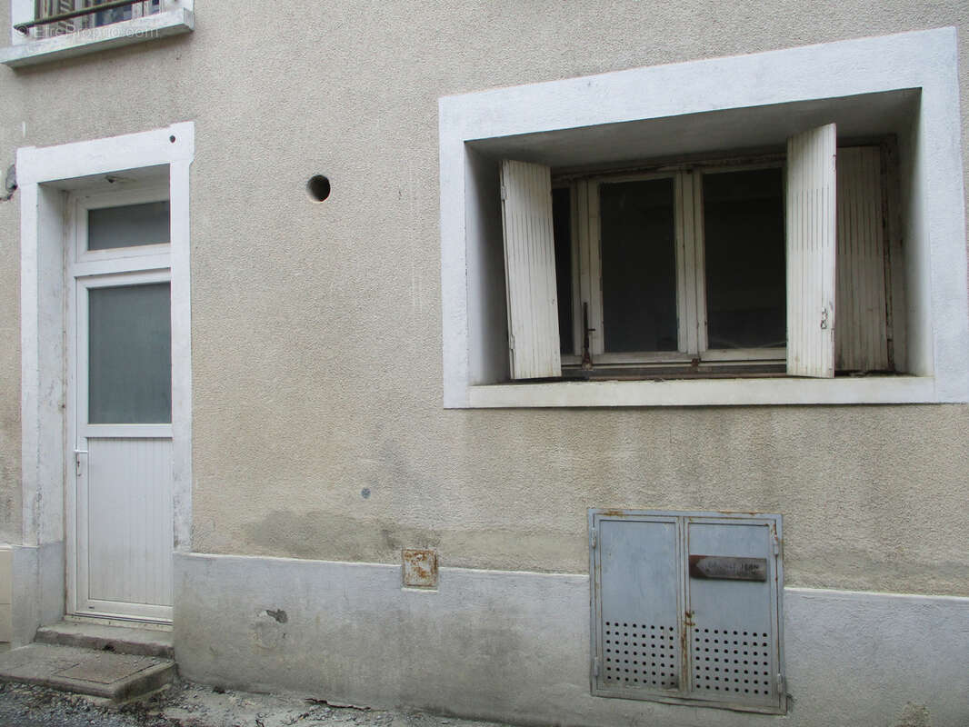 Maison à LUSIGNAN