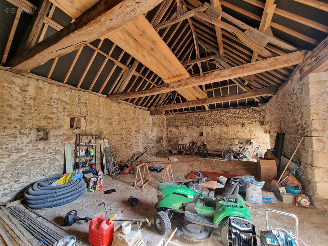 Maison à TOURNON-SAINT-PIERRE