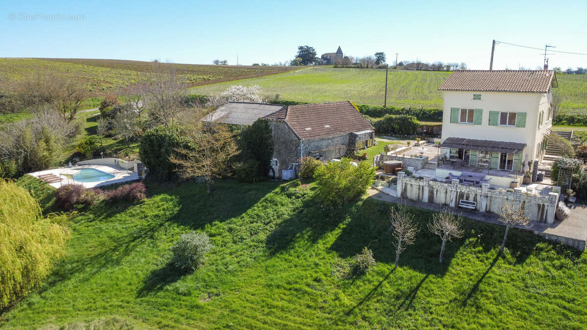 Maison à BRASSAC
