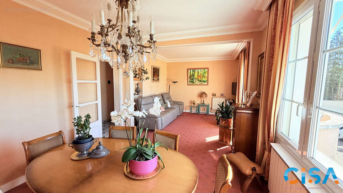 Maison à PONT-SAINTE-MAXENCE