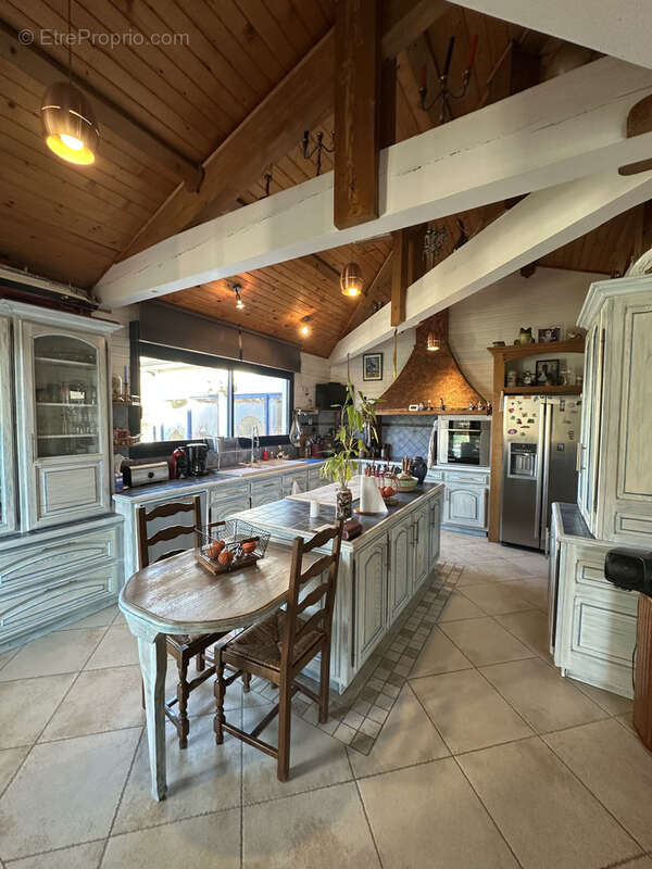 Maison à LA ROCHE-CHALAIS