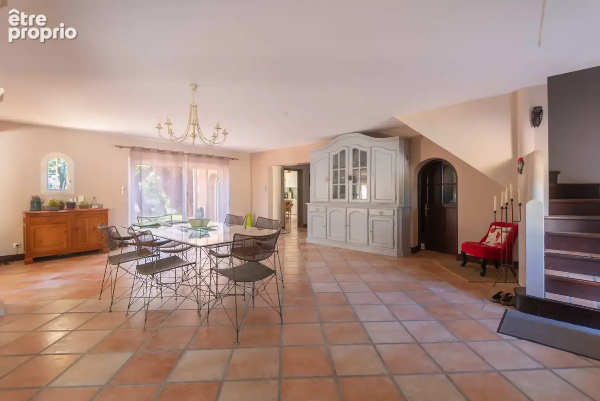 Villa de 339 m2 - 6 chambres - sur 3200 m2 - photo 10