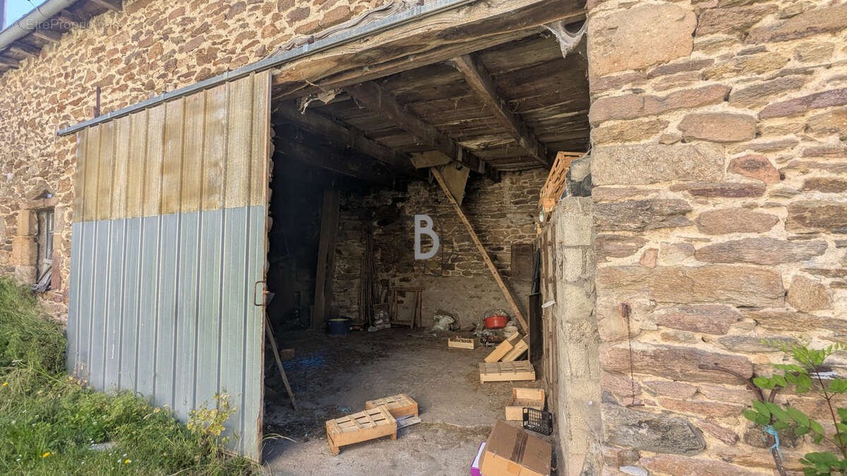 Maison à LUC-LA-PRIMAUBE