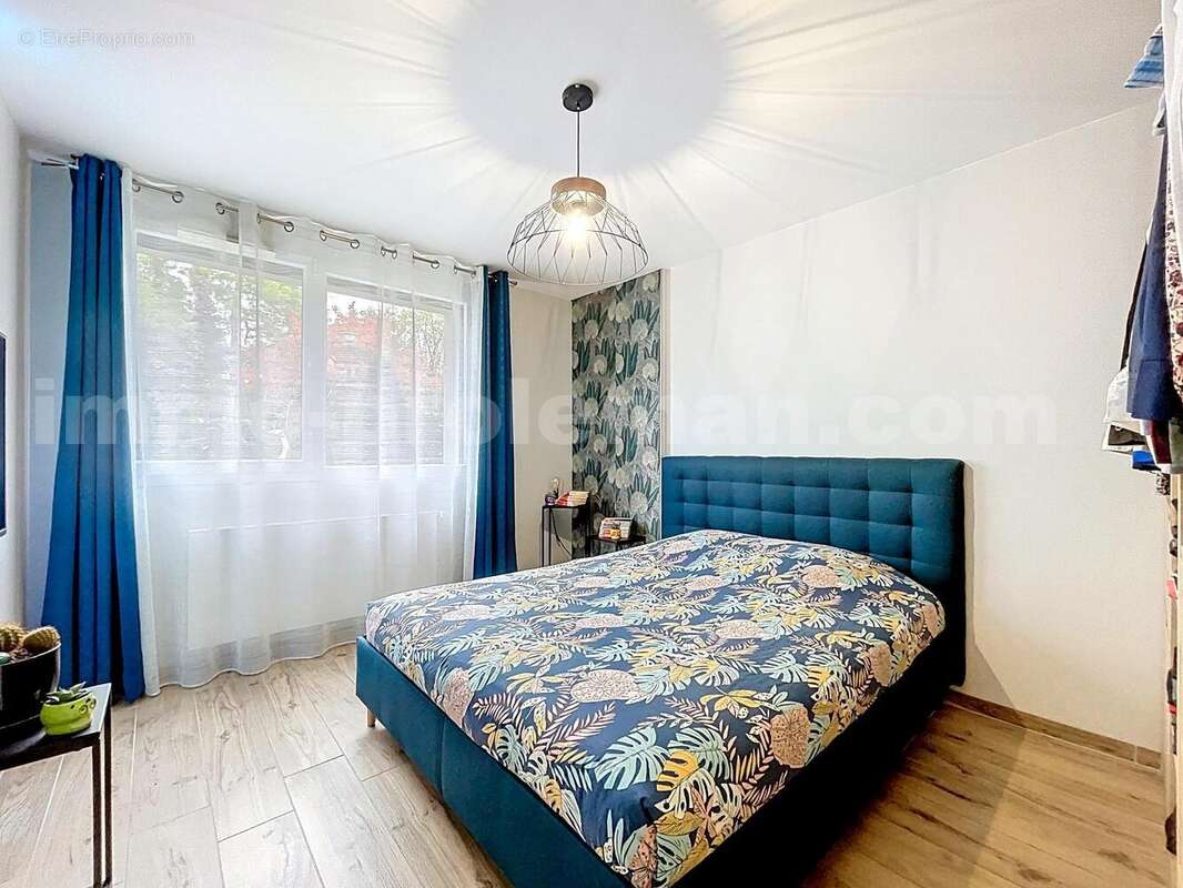 Appartement_T3_Vetraz-Monthoux_Genève_Ceva_tramway_Suisse_investissement_hyper_centre_Séjour_Cuisine_Salon_Terrasse_Jardin_Chambre_1_ - Appartement à VETRAZ-MONTHOUX