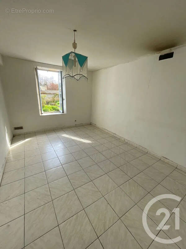 Maison 175 m² à La Clotte  - photo 4