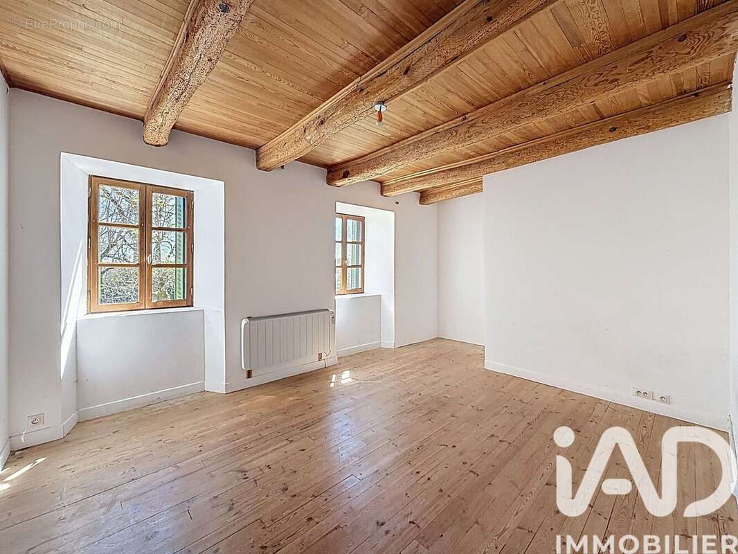 Maison 153 m² à Loubaresse  - photo 5