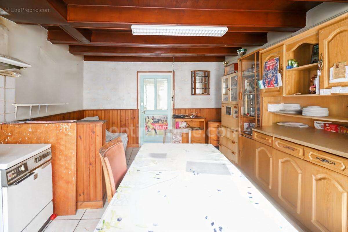 Maison de Ville sur deux niveaux - 3 pièces - 2 chambres  - Dépendance - Garage - Terrain 609 m²  - 87210 LE DORAT - photo 3
