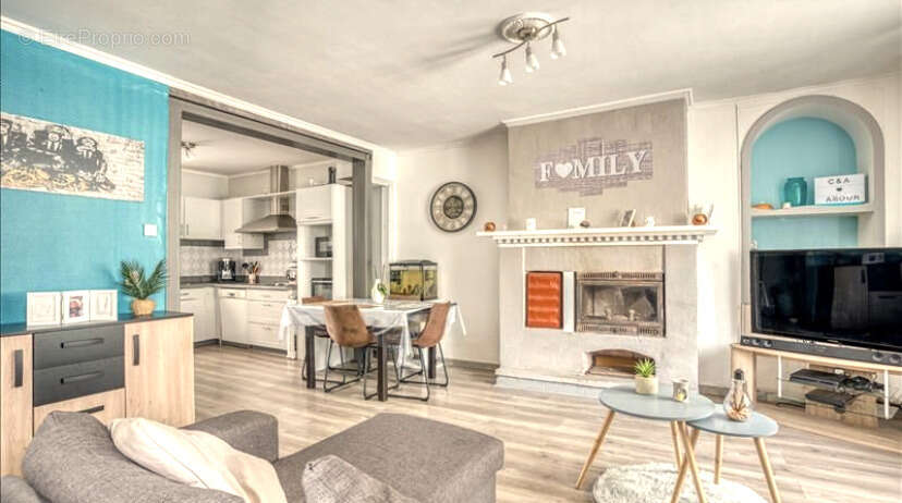 Maison à TOMBEBOEUF