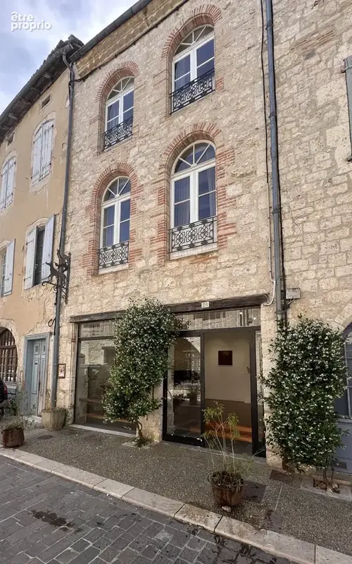 Maison en pierre de 158 m2 au coeur de Lauzerte , ancien commerce au rdc et appartement au 1er et 2ème étage - photo 12