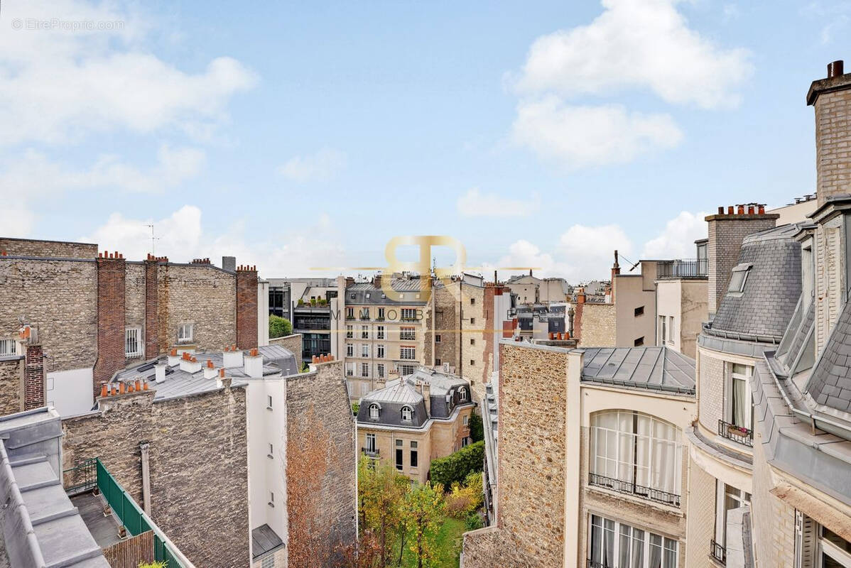 Appartement à PARIS-17E