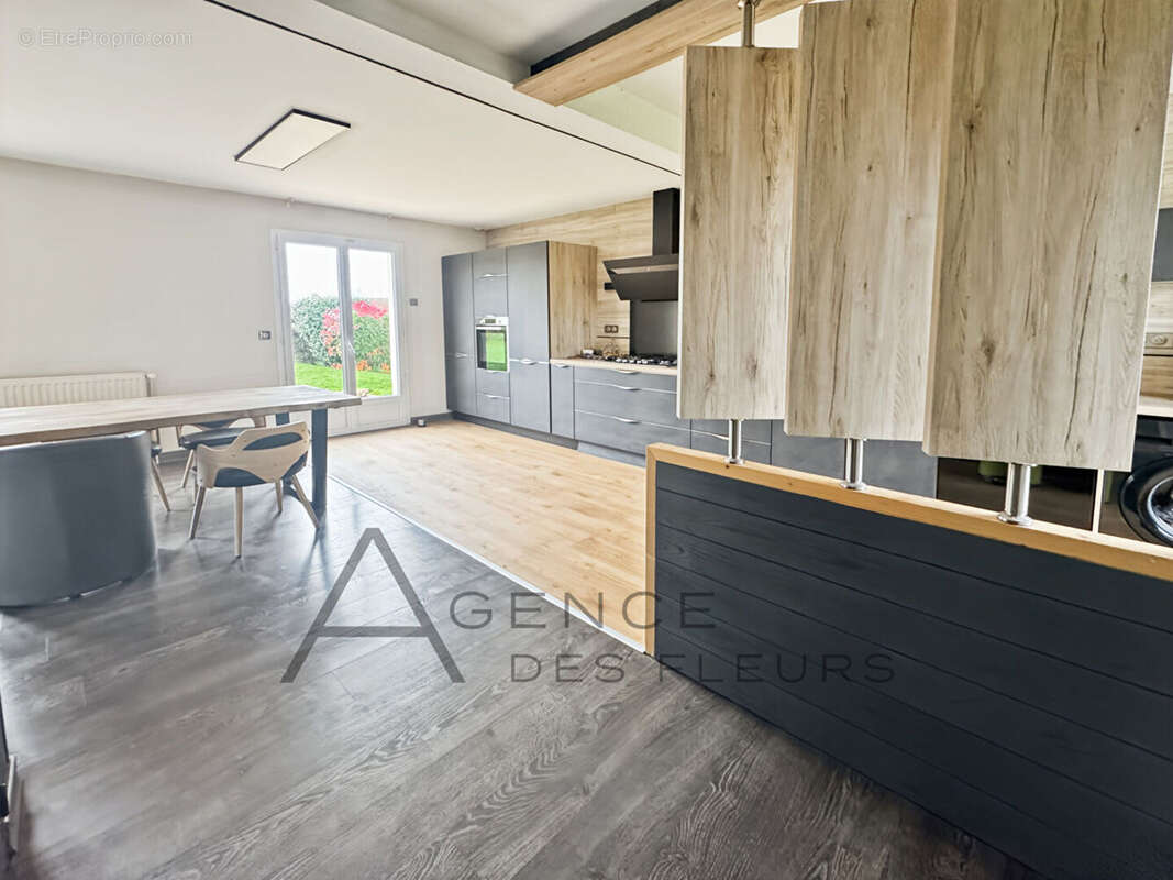 Maison à TOURVILLE-LA-RIVIERE