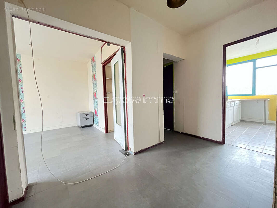 Appartement à MONT-SAINT-AIGNAN