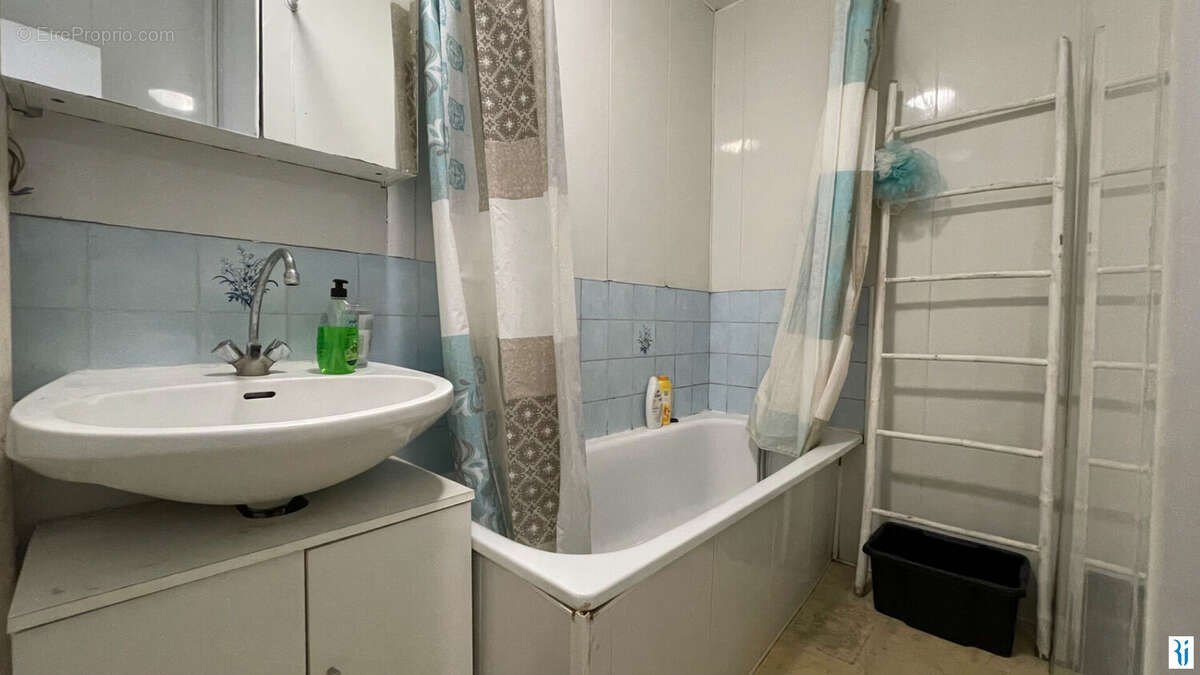 Appartement à SAINT-ETIENNE-DU-ROUVRAY