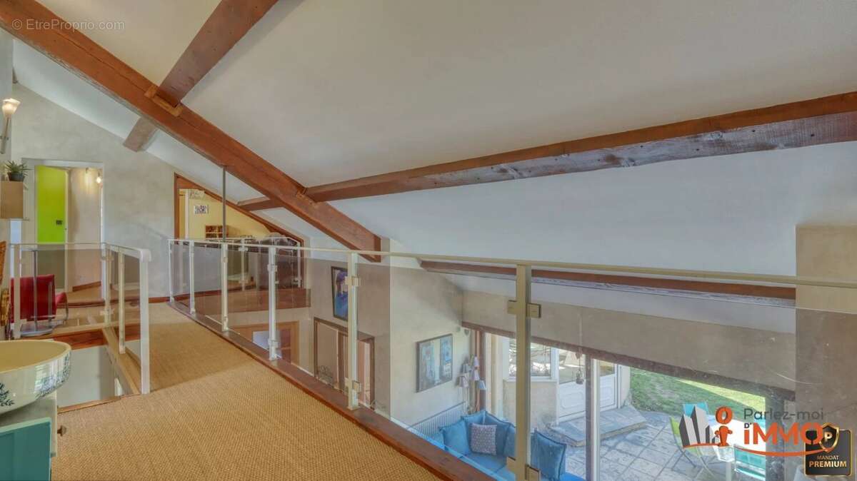 Maison à MONTROND-LES-BAINS