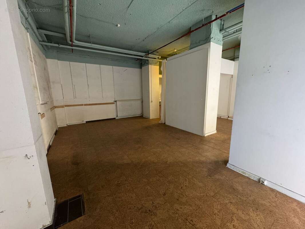 Commerce à PARIS-11E