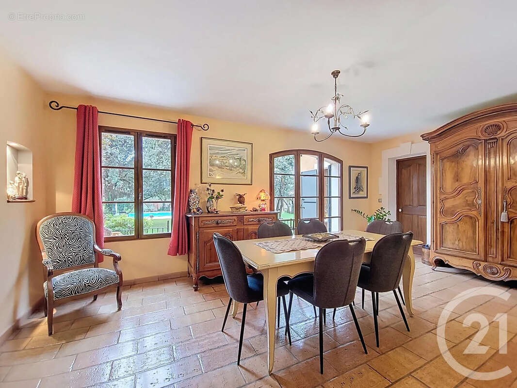 Maison à SORGUES