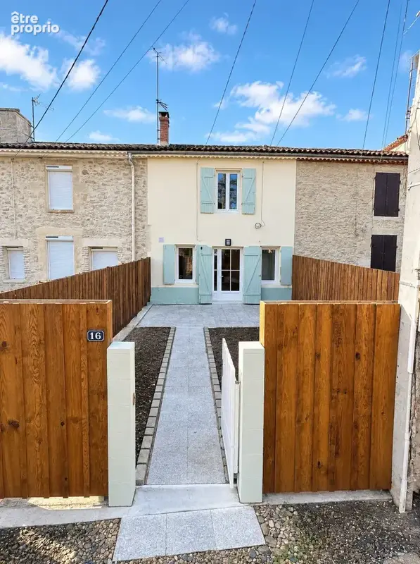 Maison de village en pierre rénovée avec jardin - photo 1