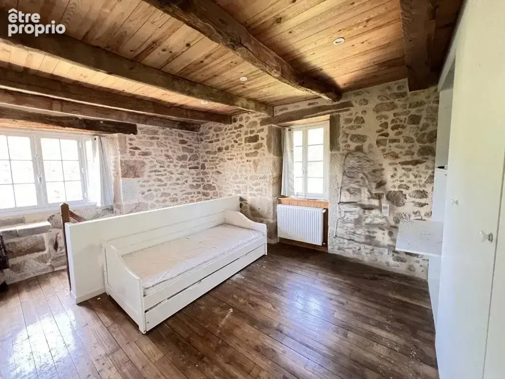 Environs de Figeac: Ensemble de deux maisons en pierre et dépendances avec 20 hectares - photo 13