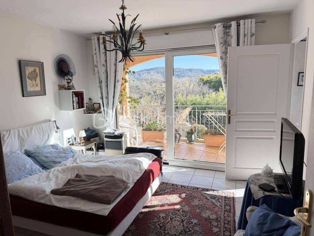 Appartement à LA CROIX-VALMER