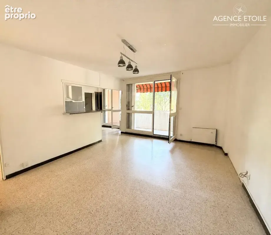Marseille 12e   grand type 5 traversant de 95 m2   4 chambres   terrasse - loggia   place de parking privative - photo 8