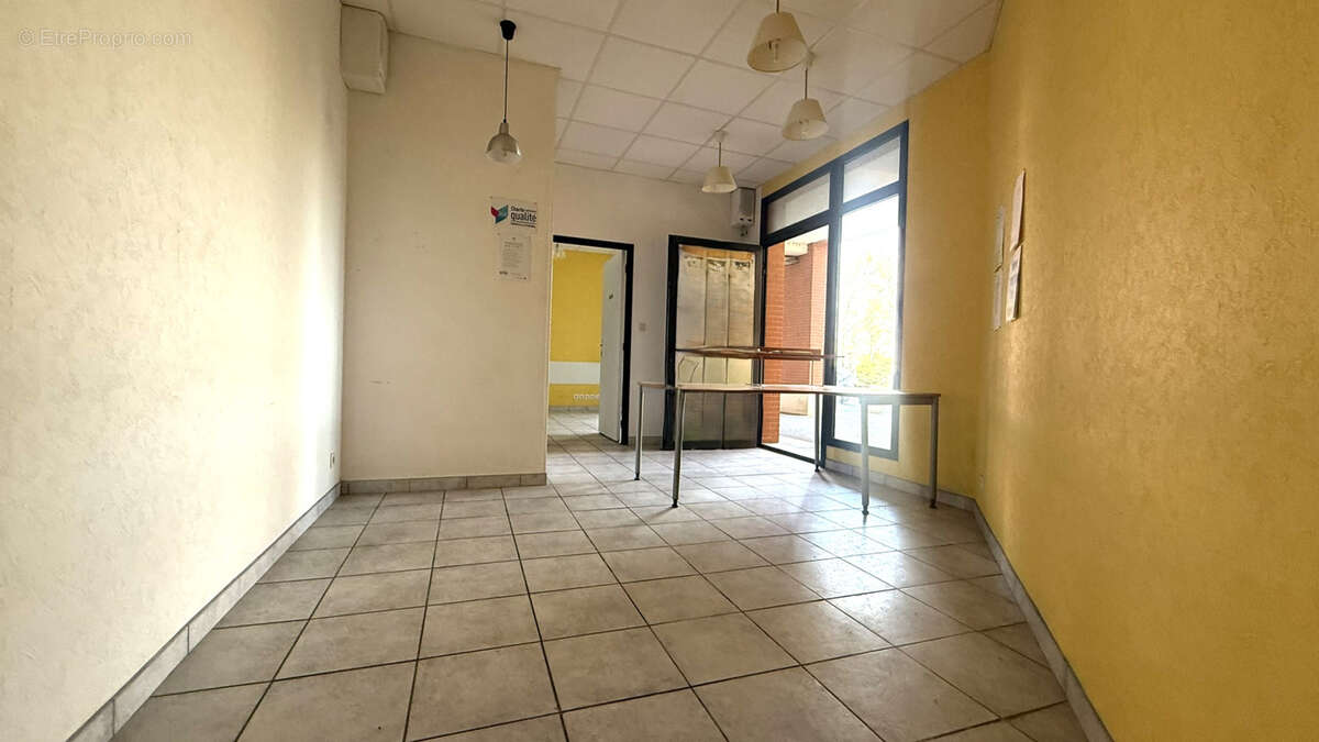 Local commercial / professionnel en RDC - Borderouge - photo 6