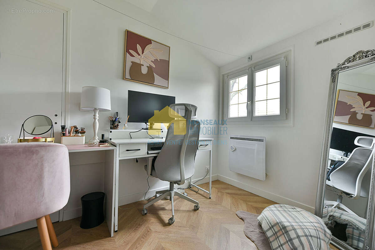 Appartement à SAINTE-GENEVIEVE-DES-BOIS