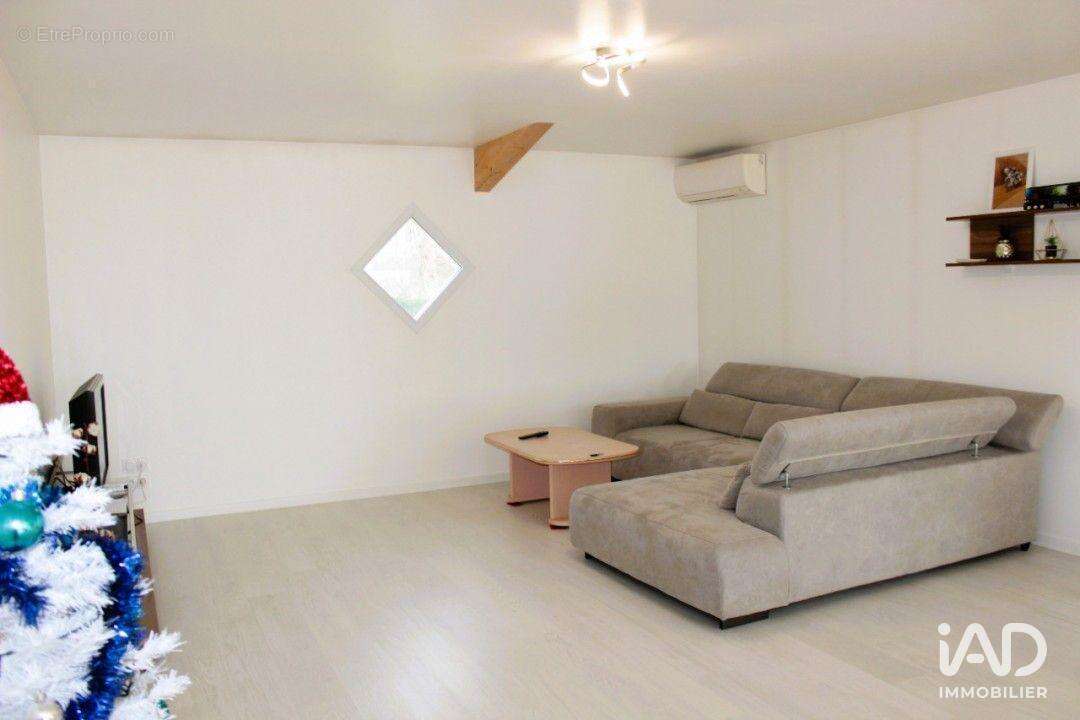 Maison 226 m² à Donnezac  - photo 5