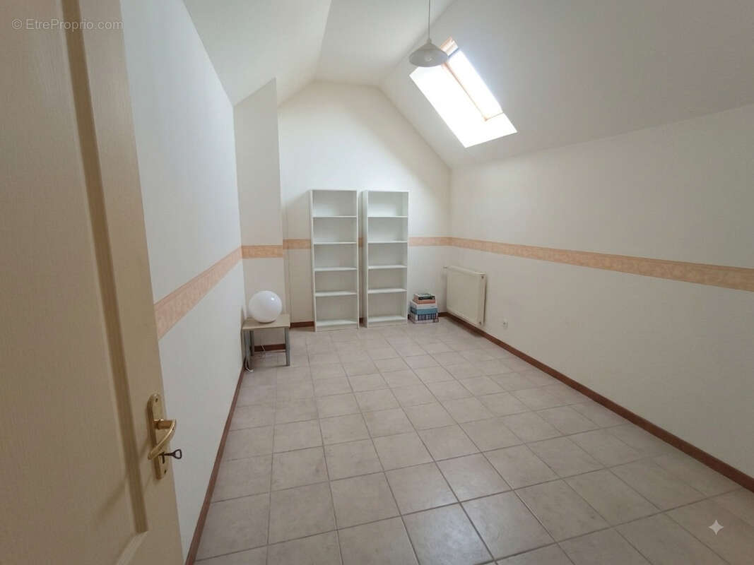 Idéal pour un investissement locatif ou un premier achat cet ensemble de deux appartements venus en un seul lo - photo 10